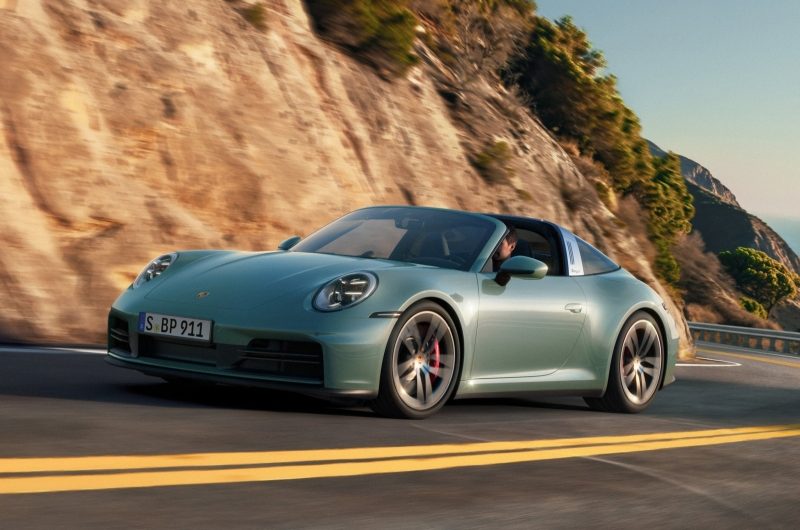 Porsche обновила полноприводные двухдверки 911 Carrera 4S