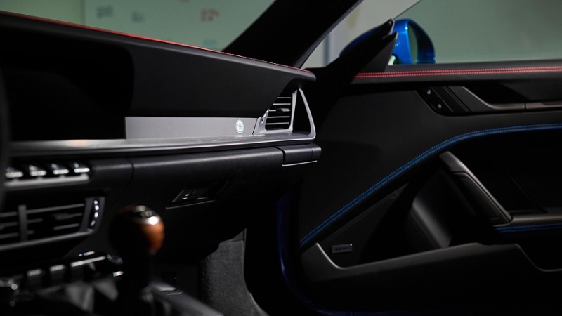 Porsche подготовила юбилейную спецверсию 911 Club Coupe для избранных