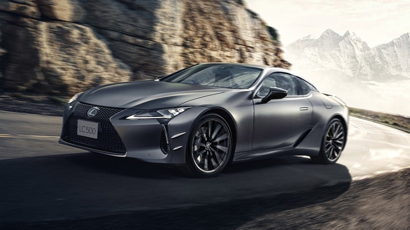 Посвежевшие купе и кабриолет Lexus LC 500 обзавелись спецверсией Pinnacle