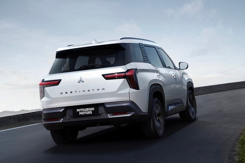 Представлен кроссовер Mitsubishi Destinator для небогатых рынков: семь мест и турбомотор