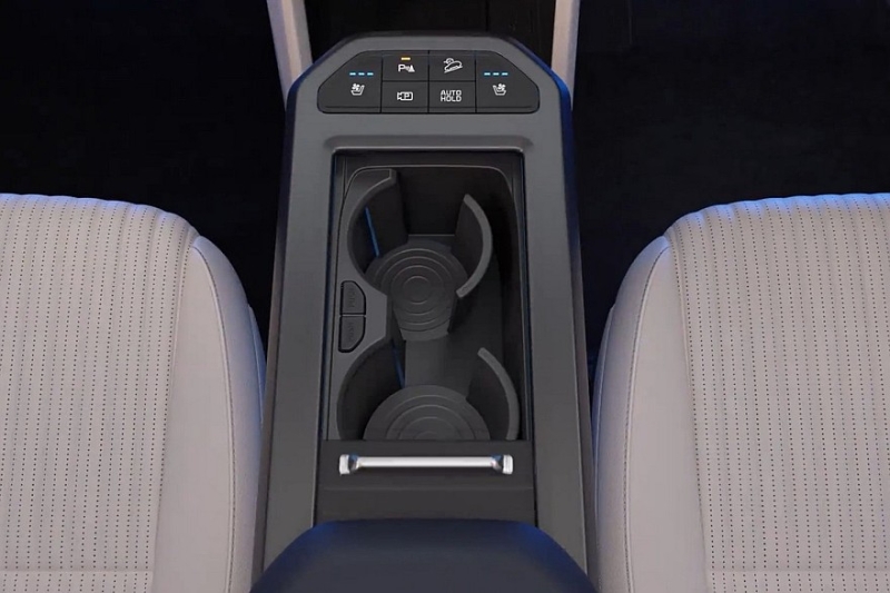 «Престижный» кроссвэн Kia Carens Clavis с другой «начинкой»: продажи начались