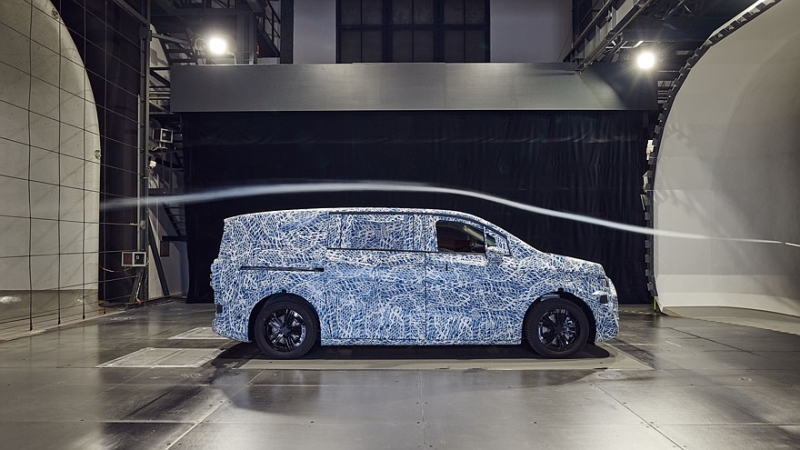 Прошедший ряд испытаний Mercedes-Benz VLE показался на новых фото