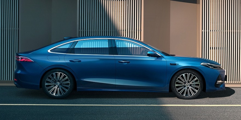 Седан Geely Galaxy A7 выходит на рынок: размером с Toyota Camry, но гораздо дешевле