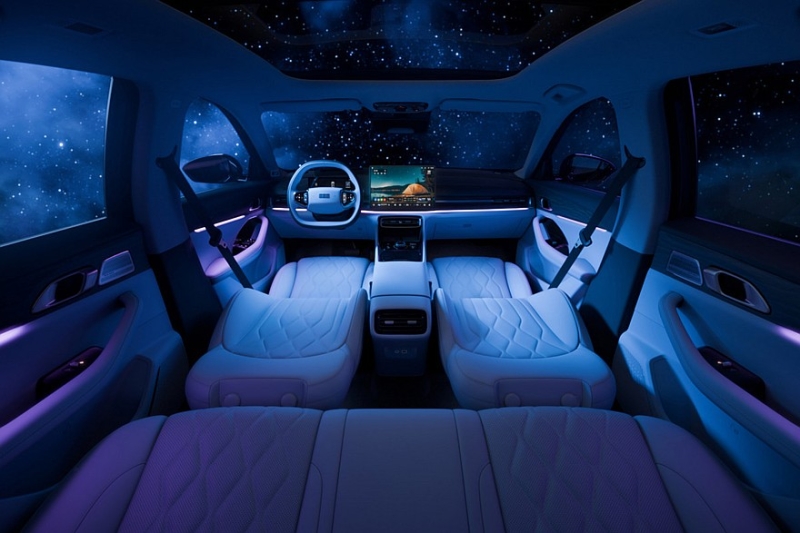 Седан Geely Galaxy A7 выходит на рынок: размером с Toyota Camry, но гораздо дешевле