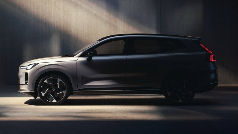 Шведы не готовы отказаться от ДВС: у флагманского кроссовера Volvo XC90 будет новое поколение