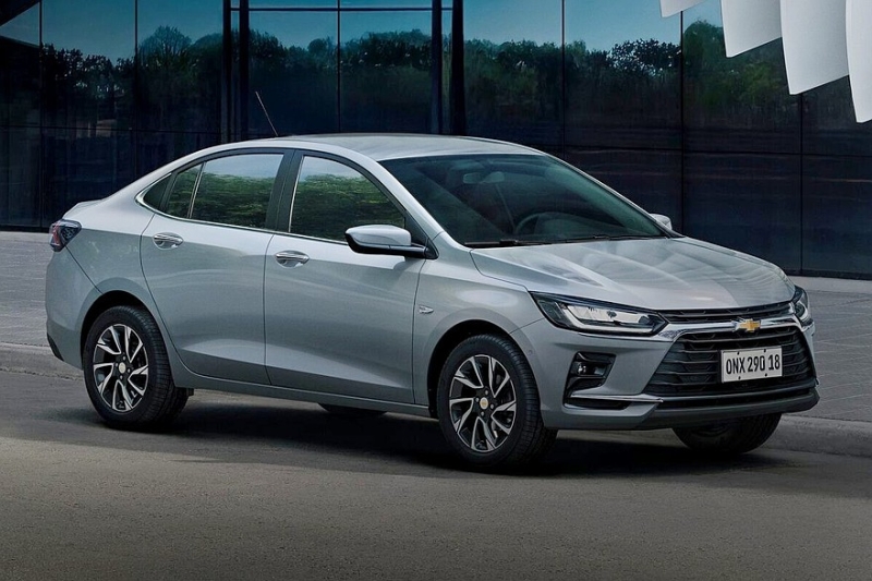 Теряющий покупателей Chevrolet Onix пережил рестайлинг: официальные фото