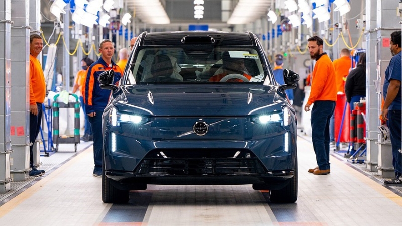 Volvo может начать выпускать популярные кроссоверы XC60 и XC90 в США