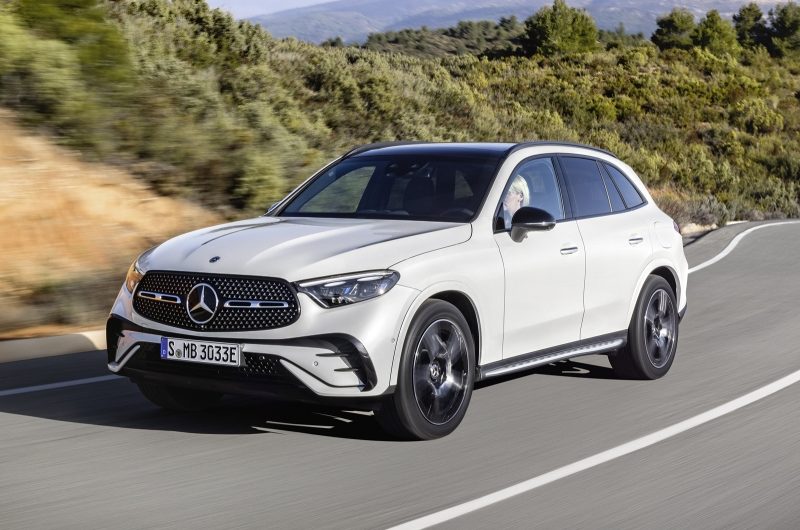 Mercedes-Benz может начать использовать двигатели BMW в своих будущих моделях