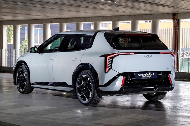 На замену Kia Ceed: в Словакии стартовало производство хэтчбека Kia EV4