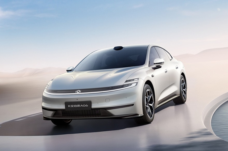 Новый лифтбек Changan Qiyuan A06 с несколькими вариантами начинки: показан интерьер