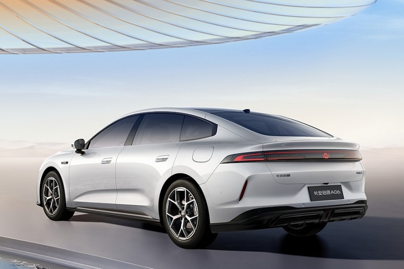 Новый лифтбек Changan Qiyuan A06 с несколькими вариантами начинки: показан интерьер