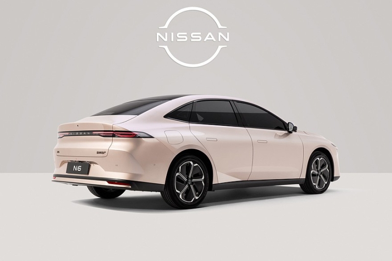 Новый седан Nissan N6 показали на официальных фото