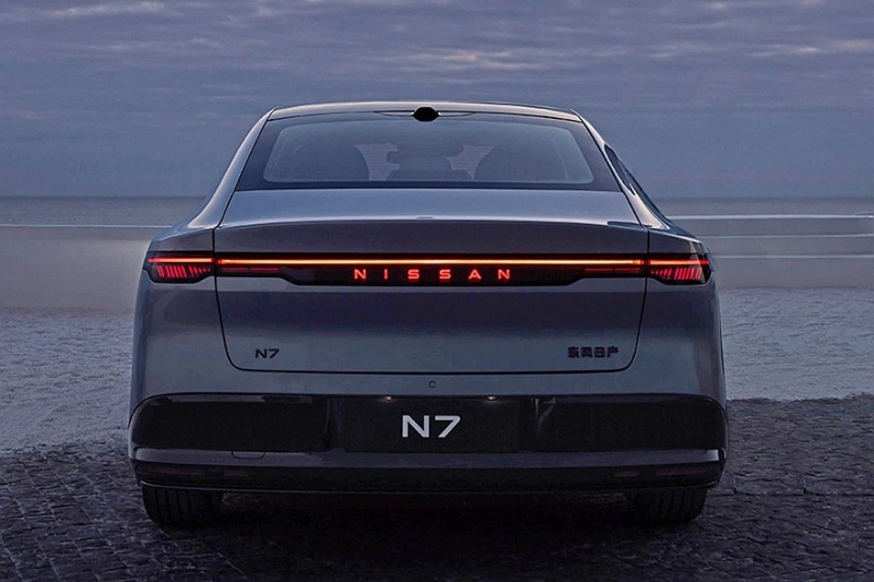 Новый седан Nissan N6 показали на официальных фото