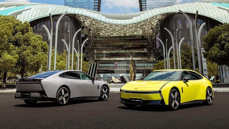 Новый Xpeng P7 выходит на рынок: крутой дизайн и очень богатое оснащение за свои деньги