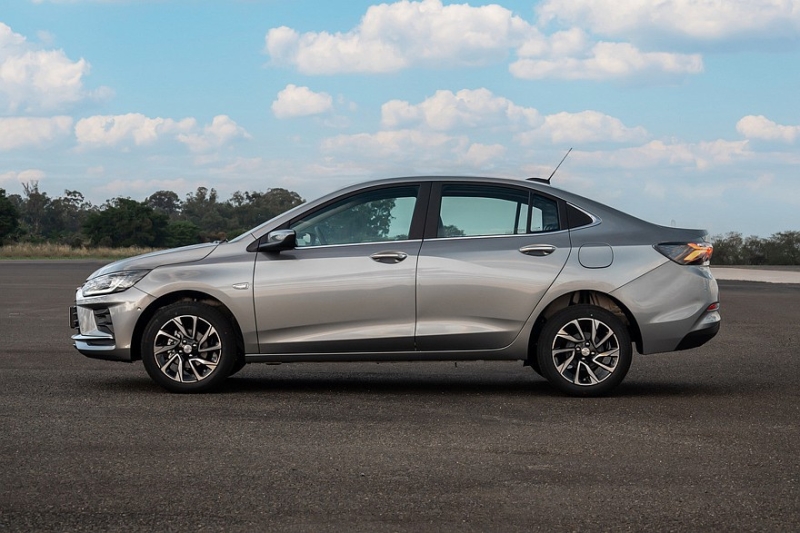 Обновлённый Chevrolet Onix: «живые» фото, подешевевшая база и другие уточнения