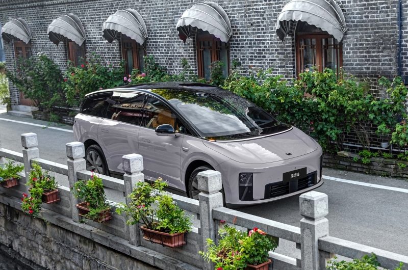 Провал и скандал: Li i8 подешевел всего через неделю после дебюта на фоне слабых продаж