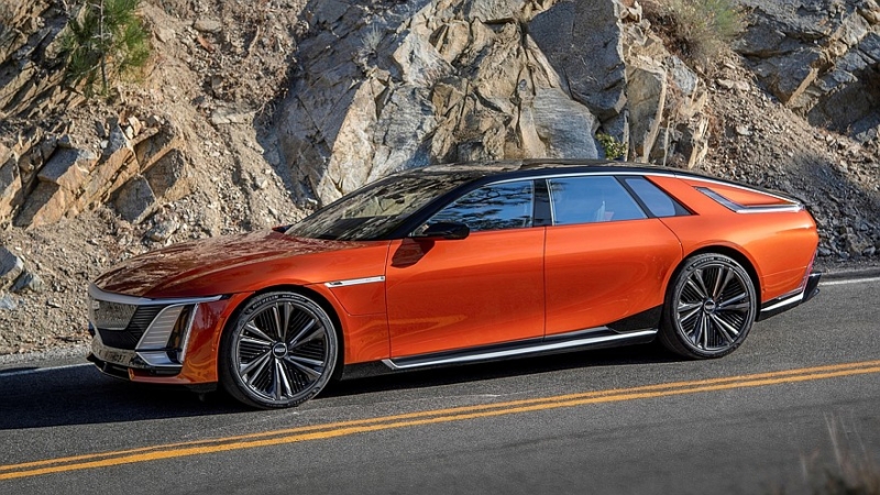 Спортседан Cadillac CT5-V Blackwing обрёл роскошную версию с ручной сборкой