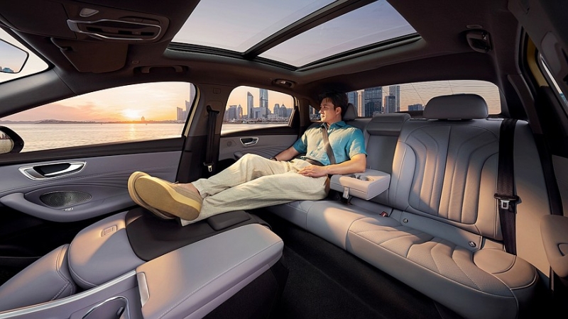 Бизнес-седан Roewe M7 выходит на рынок: дёшево и при этом богато