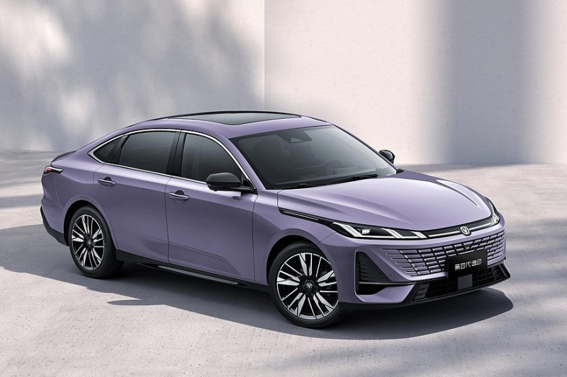 Changan Eado, он же Lamore или Uni-L: седан с новым салоном доступен сразу со скидками