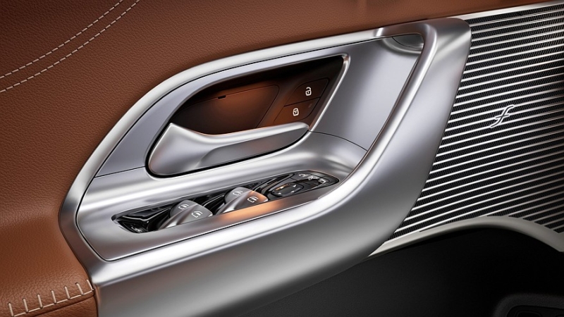 Экранная чума продолжает пожирать Mercedes-Benz: раскрыт салон нового GLC