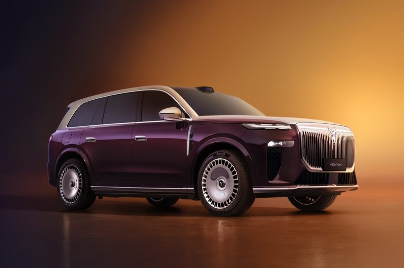 Флагманский кроссовер Voyah показался на новых официальных фото. Вероятно, доберётся до РФ