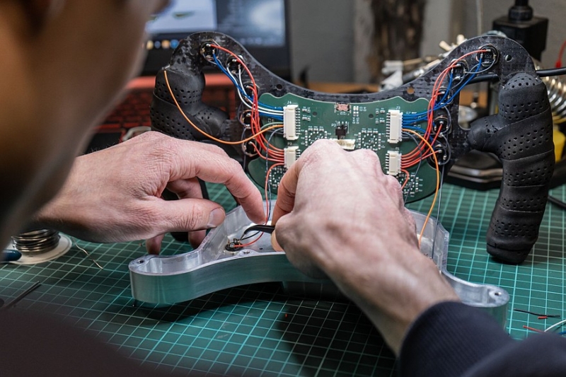 Инженеры и студенты Московского Политеха раскрывают секреты создания спортпрототипа FDR12