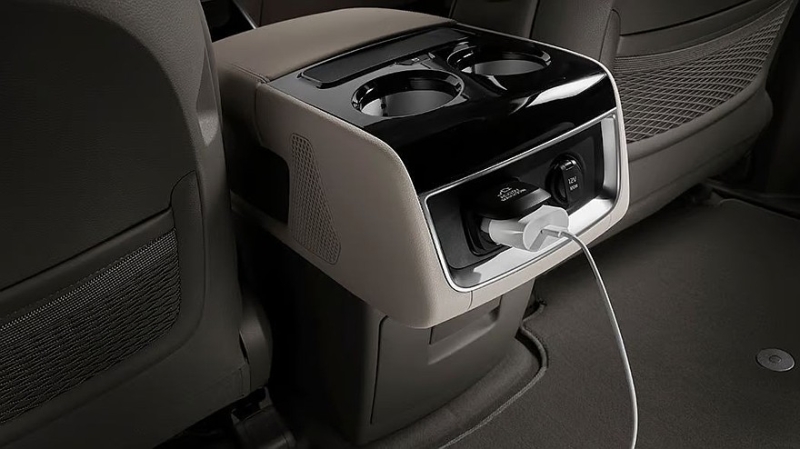 Kia обновила роскошный минивэн Carnival Hi Limousine, цены известны