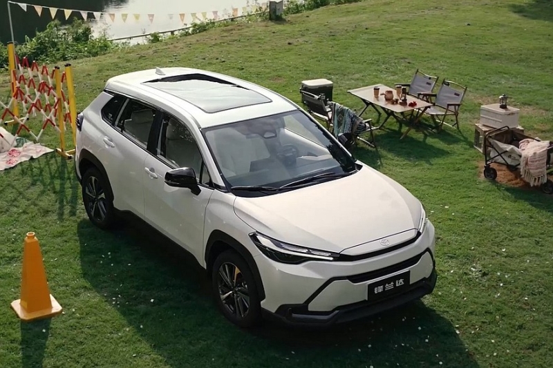 Кроссовер Toyota Frontlander после рестайлинга отдалился от Corolla Cross