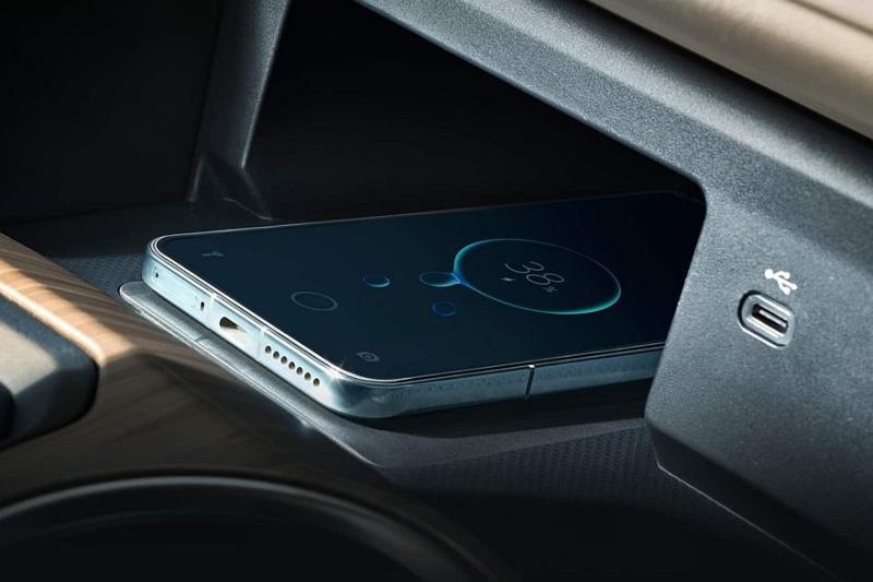 Кроссовер Toyota Highlander получил новый интерьер, но пока не для всех рынков