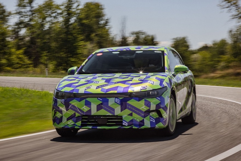 Lafa 5 от марки Leapmotor, которую продвигает Stellantis: «живые» фото и расшифровка названия