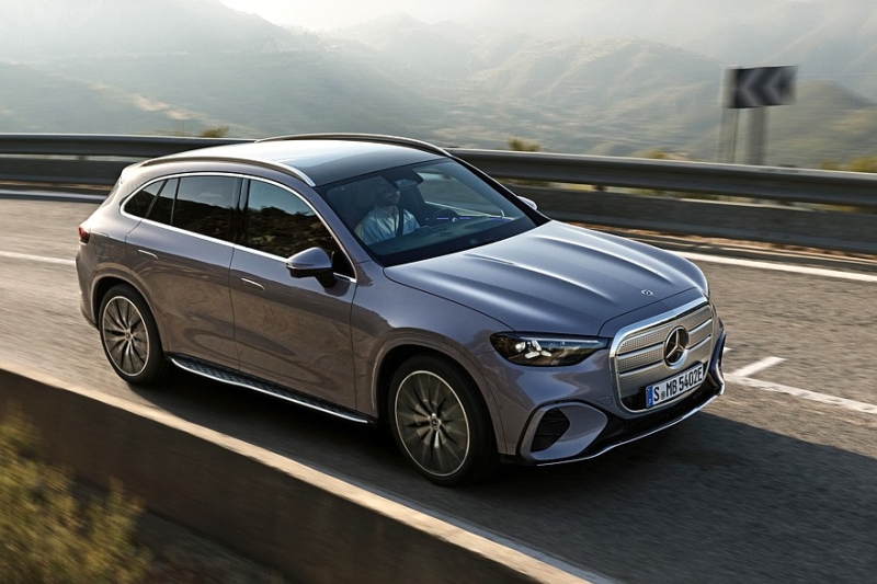 Mercedes-Benz GLC with EQ Technology: 800 вольт, пиксельный «гриль» и фоторамка в «базе»