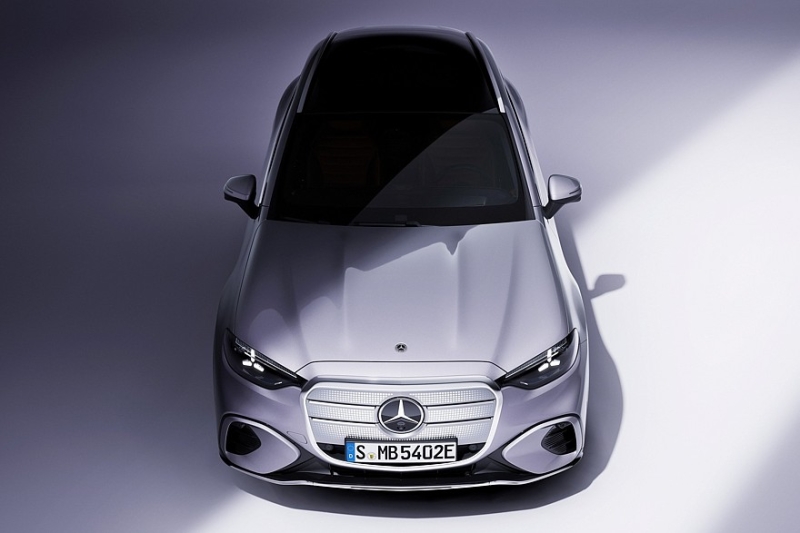 Mercedes-Benz GLC with EQ Technology: 800 вольт, пиксельный «гриль» и фоторамка в «базе»