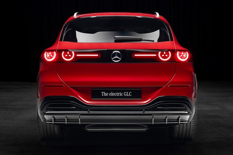 Mercedes-Benz GLC with EQ Technology: 800 вольт, пиксельный «гриль» и фоторамка в «базе»