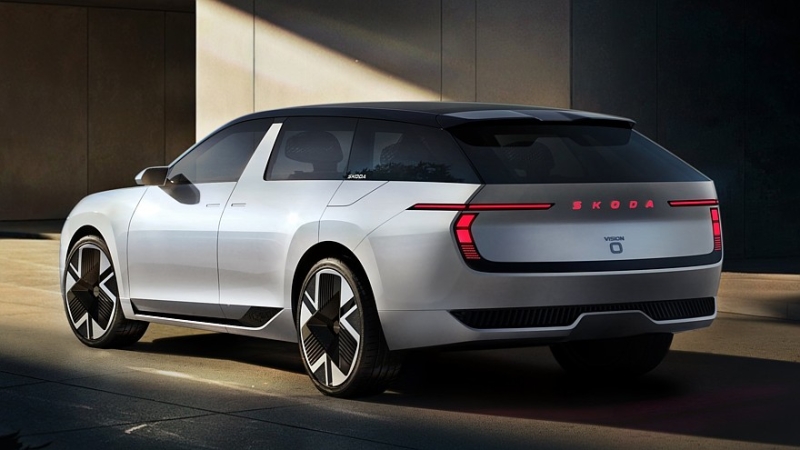 Новая Octavia в формате «зубила»: Skoda готовится к радикальной смене дизайна