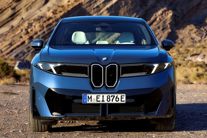 Новый BMW iX3: узкие ноздри, эксцентричный салон, 800 вольт и суперкомпьютеры