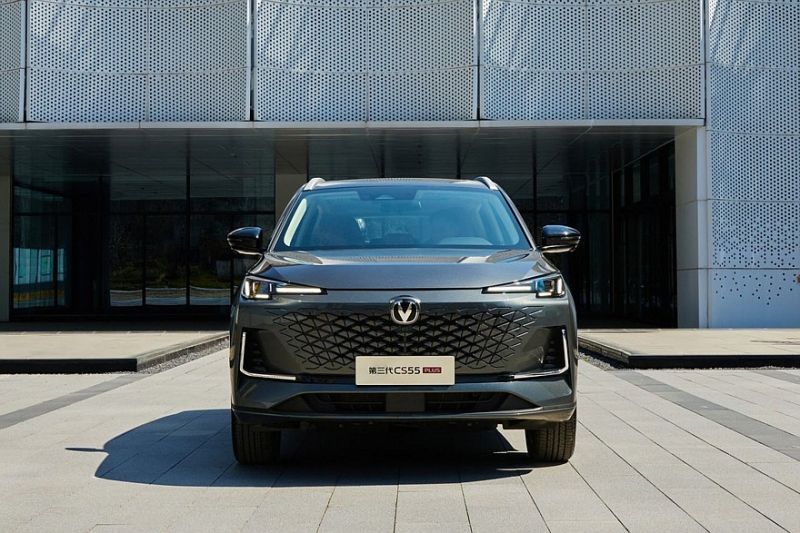 Объявленный новым поколением Changan CS55 Plus показался на свежих фирменных фото