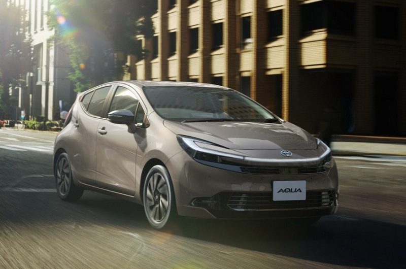 Обновлён хэтч Toyota Aqua: облик в стиле старших моделей и расширенный список оборудования