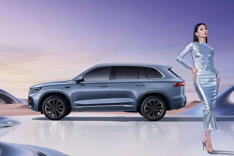 Обновлённый Geely Monjaro: более мощный мотор и модное табло