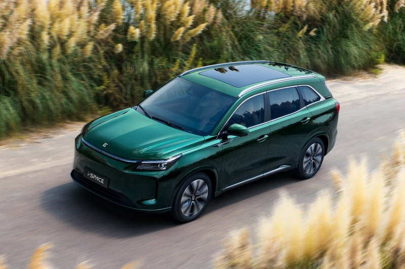 Обновлённый кроссовер Evolute i-Space: оснащение и цены