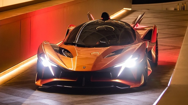 Похожий на ксеноморфа суперкар Apollo Evo с мотором V12 показался в серийном виде