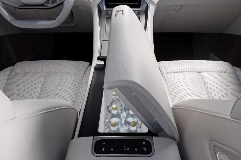 Представлен кроссовер Denza N8L от BYD: младший, но не менее роскошный