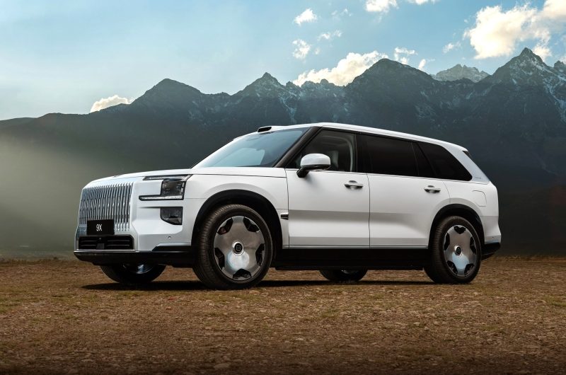 Роскошный гибридный кроссовер Zeekr 9X вышел на рынок: 1400 л.с. и 3,1 с до «сотни»