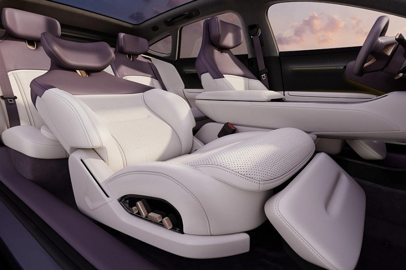 Роскошный седан Avatr 12 приготовился к старту продаж в России