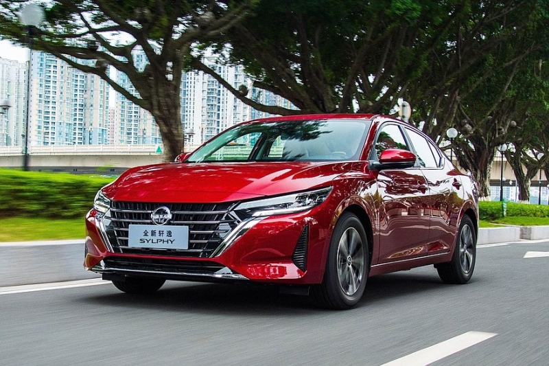 Седан Nissan Sentra в новом дизайне раскрылся досрочно