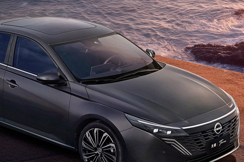 Седан Nissan Teana Plus снова показали на фирменных изображениях