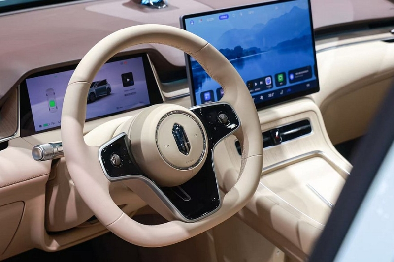 Shangjie H5 от SAIC и Huawei с простеньким дизайном начинает карьеру с ошеломительного успеха