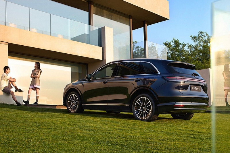 Shangjie H5 от SAIC и Huawei с простеньким дизайном начинает карьеру с ошеломительного успеха