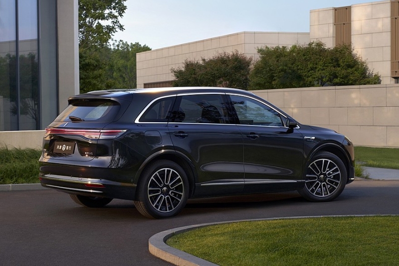 Shangjie H5 от SAIC и Huawei с простеньким дизайном начинает карьеру с ошеломительного успеха