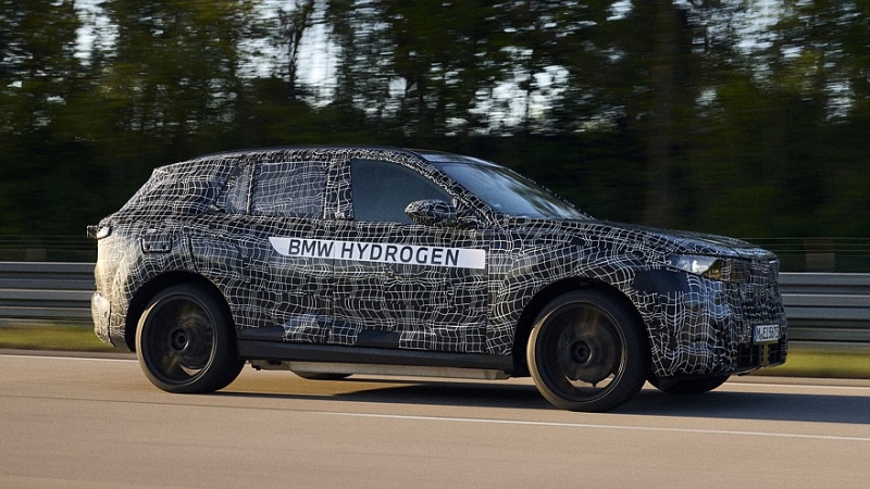 У грядущего кроссовера BMW X5 нового поколения будет пять вариантов «начинки»