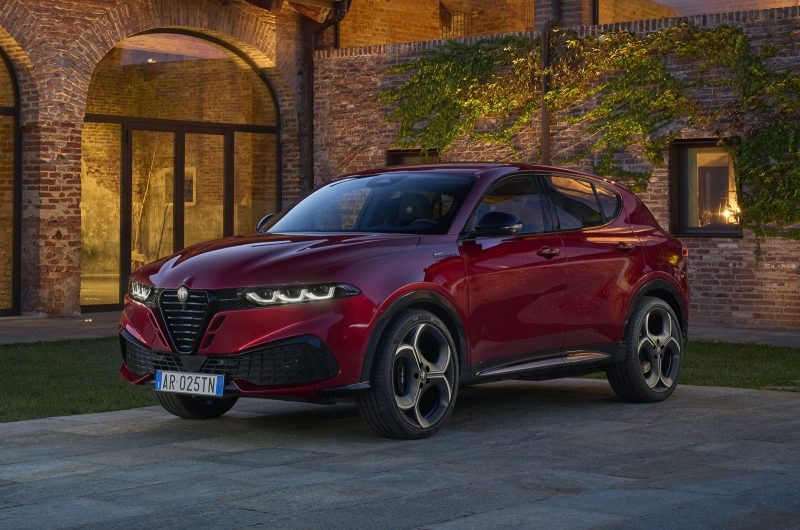 Alfa Romeo обновила кроссовер Tonale на фоне падения спроса